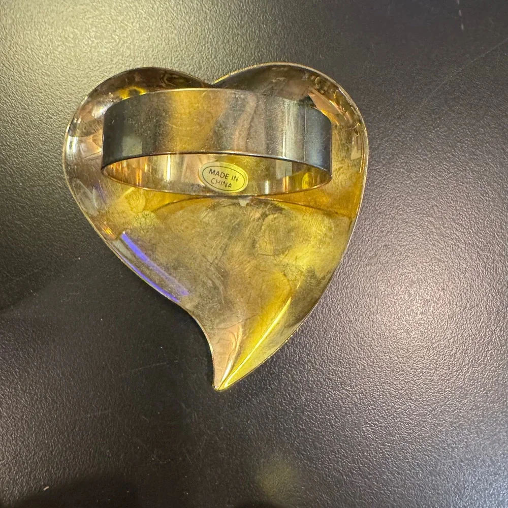 Unbranded Napkin Rings Set of 6 Gold Heart Shaped Polished Metal Romantic Decor